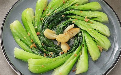 Cải thìa chứa nitrat gây ung thư, phải chần nước sôi trước khi nấu? Chuyên gia dinh dưỡng tiết lộ cách ăn đúng phòng ngừa bệnh