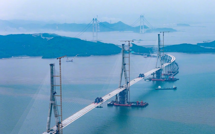 Phát hiện Trung Quốc cắm 3 khối trụ bê tông cốt thép cực khủng, cao bằng tòa nhà 80 tầng giữa biển, sắp hoàn thành siêu công trình xác lập kỷ lục thế giới
