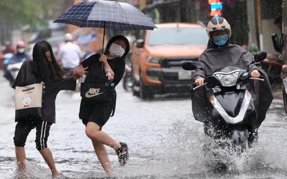 Thời tiết miền Bắc thay đổi đột ngột từ chiều tối nay: Mưa to, dông lốc xuất hiện sau đợt nắng nóng kéo dài