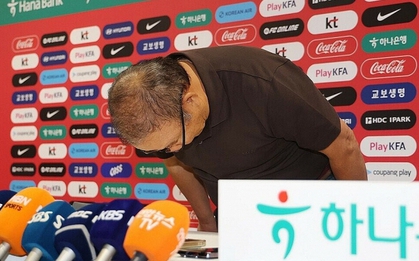Ông Park Hang-seo cúi đầu xin lỗi sau thất bại của ĐT Hàn Quốc ở World Cup