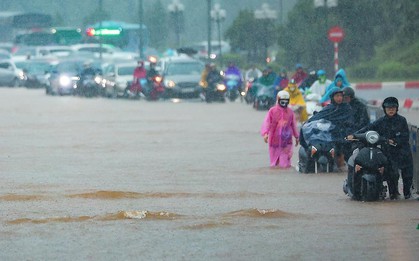 Tin mưa lớn trên 300mm ở miền Bắc và dự báo thời tiết Hà Nội 10 ngày tới