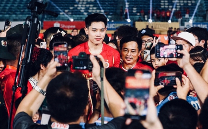 Ánh mắt tự hào của bố Đình Bắc nói lên tất cả!