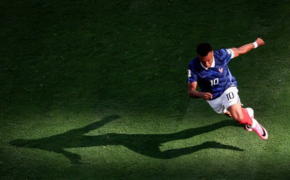 Mbappe lập kỷ lục ghi nhiều bàn thắng nhất vòng knock-out World Cup, áp sát kỷ lục "chân sút vĩ đại" của Messi