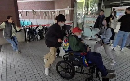 Cụ ông 102 tuổi bất ngờ đăng ký kết hôn với nữ hộ lý gắn bó 27 năm, con cái tá hỏa khi biết một chi tiết