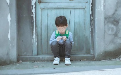 Nếu con bạn có 4 dấu hiệu này thì tình hình tâm lý đang rất báo động, bố mẹ phải can thiệp ngay!
