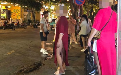 Xác minh vụ du khách nước ngoài mặc áo dài phối bikini gây bức xúc ở Hội An