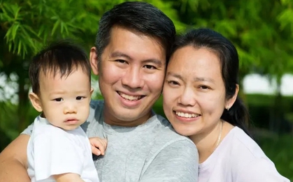 Khi con cái hỏi bạn còn bao nhiêu tiền, những bậc cha mẹ có trí tuệ cảm xúc cao sẽ trả lời bằng 3 câu này