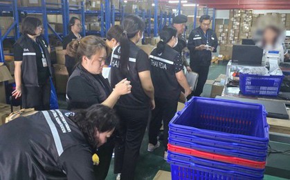 Đột kích một nhà kho, công an triệt phá đường dây buôn bán thực phẩm chức năng giả, tịch thu hơn 15.000 sản phẩm nhập lậu