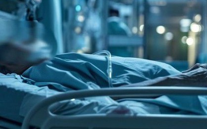 Người đàn ông khoẻ mạnh bất ngờ tử vong vì đột quỵ, bác sĩ cảnh báo thói quen "cực độc" vào buổi sáng