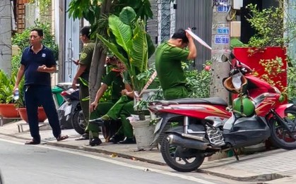 Nghe tiếng kêu cứu trong căn nhà ở TP.HCM, hàng xóm bàng hoàng phát hiện 1 cô gái đã tử vong: Người chồng 27 tuổi ra đầu thú