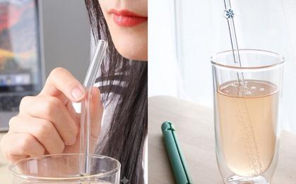 Bỏ ống hút nhựa để dùng ống hút thủy tinh, người phụ nữ bất ngờ bị bị chảy máu đường tiêu hóa vì lý do không thể ngờ