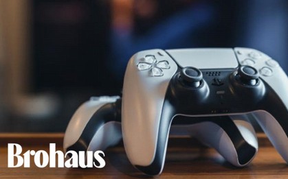 Máy chơi game đắt tiền bám bụi: Dấu hiệu của những gã đàn ông vung tiền mua lại tuổi trẻ