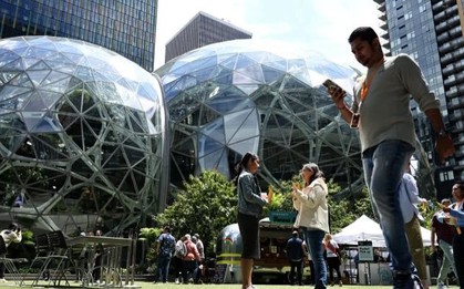 Cú sốc của 30.000 nhân sự Amazon: Bị sa thải qua tin nhắn, 10 năm cống hiến vỡ vụn chỉ sau 1 đêm