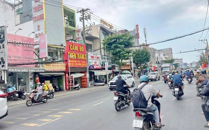 Công an xuất hiện nhà trọ ở ngõ 358 Bùi Xương Trạch, Trần Anh Ước bị đưa đi