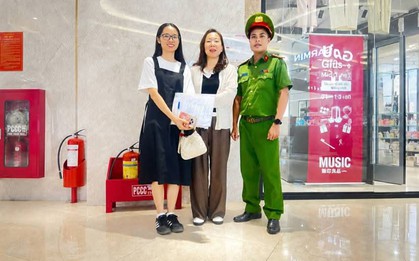 Nữ công dân Hàn Quốc nhận lại 92.555.000 đồng sau gần 6 tháng chuyển nhầm tài khoản
