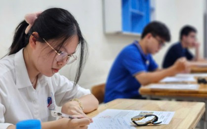 Chuyện hy hữu: Ghen tỵ bạn đạt điểm 10 môn Toán thi tốt nghiệp THPT 2026, nữ sinh lên mạng tố bạn gian lận