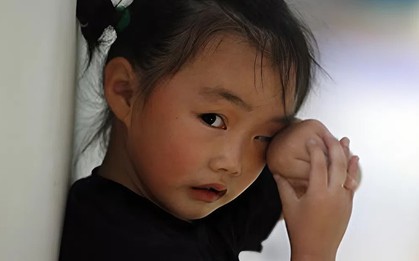 3 hành động xấu xí này của cha mẹ chẳng khác nào "liều thuốc độc" tiêm vào cuộc đời con cái!
