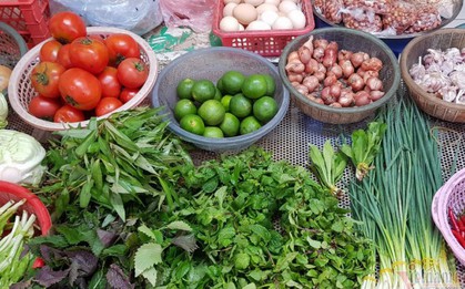 Vì sao mua đồ ở chợ hay được cho thêm?