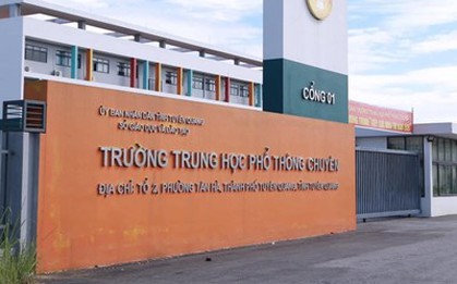 Vụ án vi phạm tại điểm thi Trường THPT Chuyên Tuyên Quang: Giáo viên Ngữ Văn đầu thú, số bị can tăng lên 27