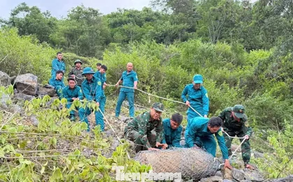 Đào móng làm nhà phát hiện quả bom nặng 350 kg còn nguyên kíp nổ