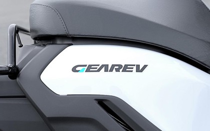 "Vua giao hàng" Yamaha GEAREV vừa ra mắt: Đi 100 km mỗi lần sạc, trang bị số lùi cực chất