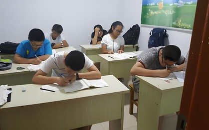 Con học thêm suốt 4 năm, gia đình chi hơn 2,2 tỷ đồng nhưng điểm số vẫn "giậm chân tại chỗ", người cha quyết kiện trung tâm