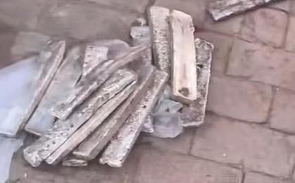 Phát hiện hơn 200kg bạc thỏi trị giá hơn 3 tỷ đồng rơi vương vãi trên đường cao tốc