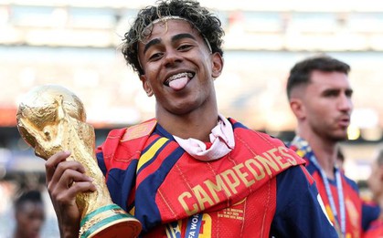 19 tuổi có cả danh hiệu vô địch World Cup lẫn Euro, Lamine Yamal chạm tới đỉnh cao mà nhiều huyền thoại cả đời theo đuổi
