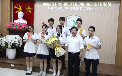 "Choáng" với kết quả thi của lớp học có thủ khoa tổ hợp A01