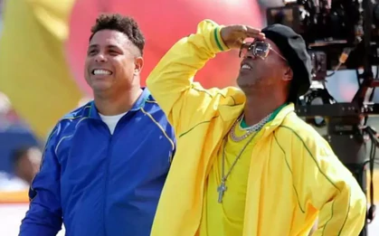 Ronaldo và Ronaldinho xuất hiện gây ngỡ ngàng ở trận chung kết