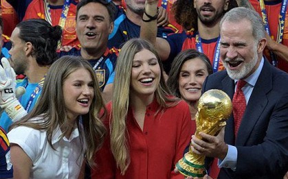 Xinh đẹp bất ngờ: 2 nàng công chúa Tây Ban Nha hút mọi ánh nhìn trong trận chung kết World Cup