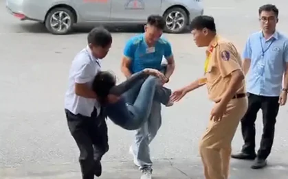 Đạt 90 điểm sát hạch lái xe, nữ học viên bất ngờ ngất xỉu