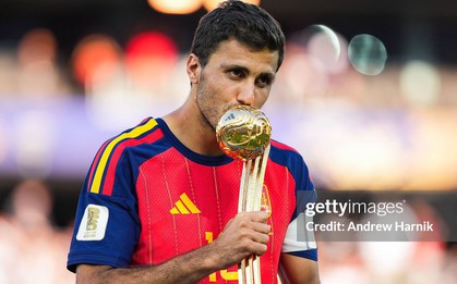 Rodri xúc động khi cùng Tây Ban Nha vô địch và giành Quả bóng vàng World Cup 2026: "Tôi là minh chứng cho nghị lực vượt qua nghịch cảnh"