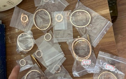 Công an điều tra giao dịch 150 triệu đồng ở một tiệm vàng: 2 người phụ nữ bị bắt