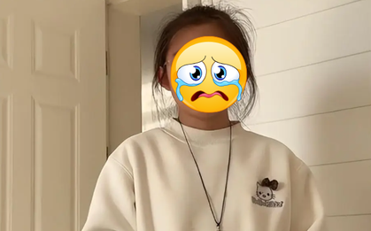 Hành động của bà mẹ này khiến nhiều người bức xúc: "Con gái xinh xắn, ngoan ngoãn vậy mà chị lại biến nó thành trò cười của cả lớp"!