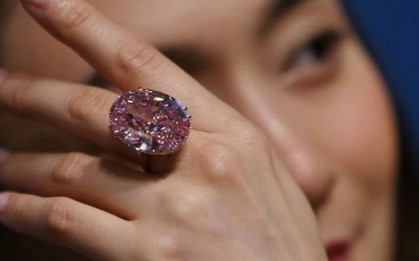 Kim cương sụt giá, ế ẩm bao năm, giờ còn kém cả "nhẫn bọc vàng": Thế giới chán lâu rồi, người Việt giờ mới biết?