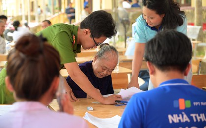 Hành trình tìm lại tên cho những người anh hùng: Hy vọng được thắp lên từ những mẫu ADN