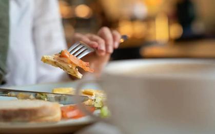 Có người ăn khỏe vẫn sống thọ, có người ăn rất ít lại liên tục ốm: Điều quyết định tuổi thọ không phải là lượng cơm