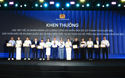 7 tập thể, 5 cá nhân nhận giấy khen của Công an TP Hà Nội vì có thành tích xuất sắc tại Hội nghị KOL và ra mắt CLB Niềm tin số Thủ đô