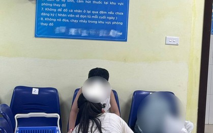 Hình ảnh trong phòng thay đồ khiến 1 bà mẹ "rớt tim" ra ngoài: Người lớn vô tư hay quá dễ dãi?