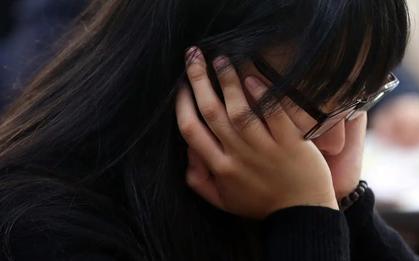 "Nuôi tốn kém mà không biết sau này có nhờ vả được gì không?" - Câu nói ra rả của bố mẹ khiến tôi như đeo gông trên cổ!
