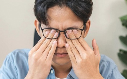 Choáng: Người đàn ông có hàng nghìn con rận ở mi mắt, bác sĩ chỉ ra nguyên nhân nhiều người mắc phải