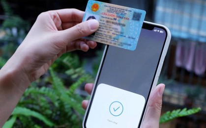 Đặt CCCD lên màn hình điện thoại, phát hiện tài khoản tự động chuyển 585 triệu đồng: Người phụ nữ báo công an