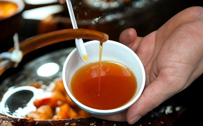 3 cách nhận biết nước mắm truyền thống và nước mắm pha khi đi siêu thị