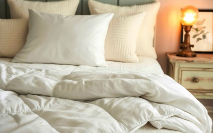 Ngủ một mạch 17 tiếng nhờ chiếc gối khách sạn, người đàn ông sốc khi biết giá lên đến hàng triệu đồng