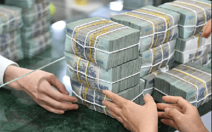 Chuyển khoản thành công 5 lần liên tiếp, giao dịch số tiền 2.060.000.000 đồng, Nguyễn Ngọc Anh lập tức liên hệ ngân hàng và báo công an