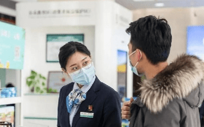 Khách mới mở tài khoản được 8 năm nhưng app hiện khoản vay 349 triệu đồng từ 25 năm trước, ngân hàng lập tức vào cuộc xác minh