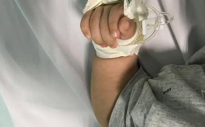 Mẹ bỉm chia sẻ chuyện 8 tháng ròng rã chăm con ở Viện Nhi vì "mẹo" hút sữa được rất nhiều mẹ làm theo