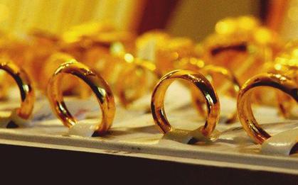 Nhiều người xem giá trước khi bán vàng, nhưng đây mới là điều nên làm đầu tiên