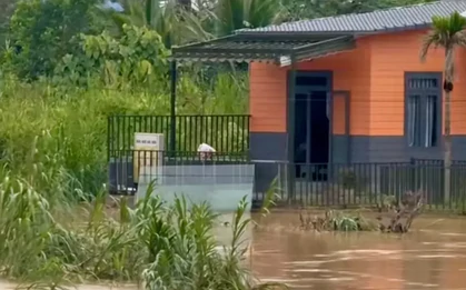 Mưa lớn gây ngập hơn 100 căn nhà ở Lâm Đồng